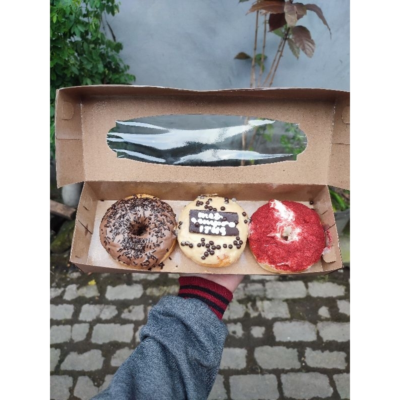 

[KHUSUS PENGIRIMAN SURABAYA] Donat Jumbo | Donat Jumbo isi 3 | Donat Jumbo Surabaya | Dobayku