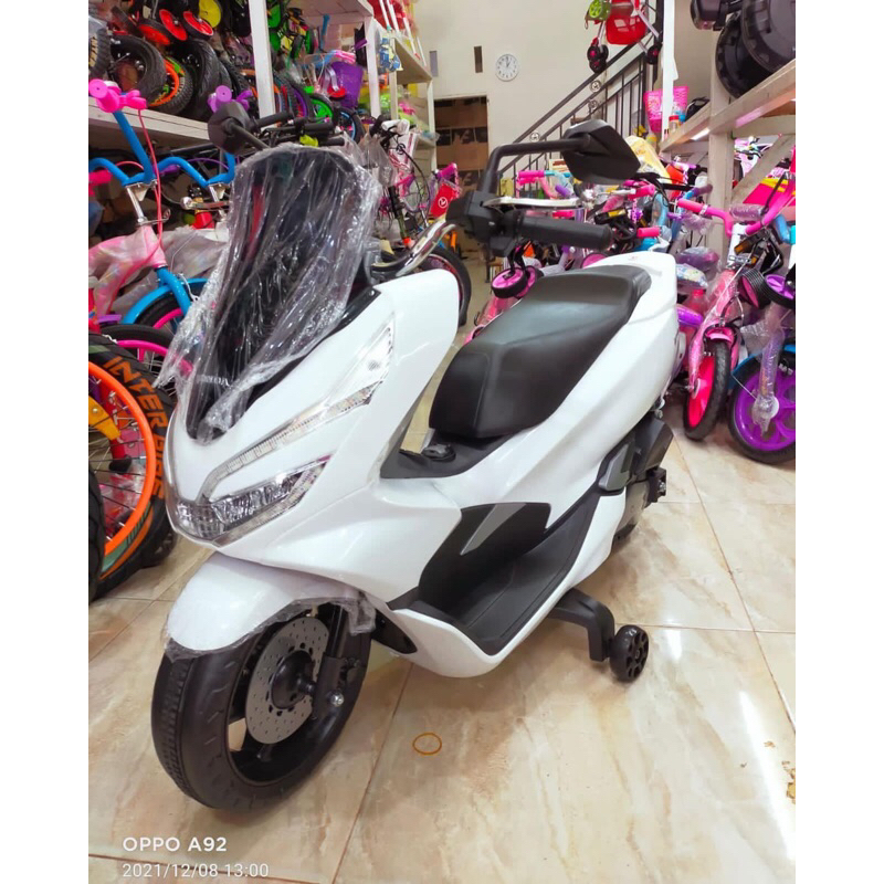 Motor aki anak" model PCX