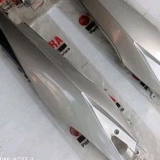 sepasang bodi body cover kaper belakanh jupiter mx old silvers3 original ygp