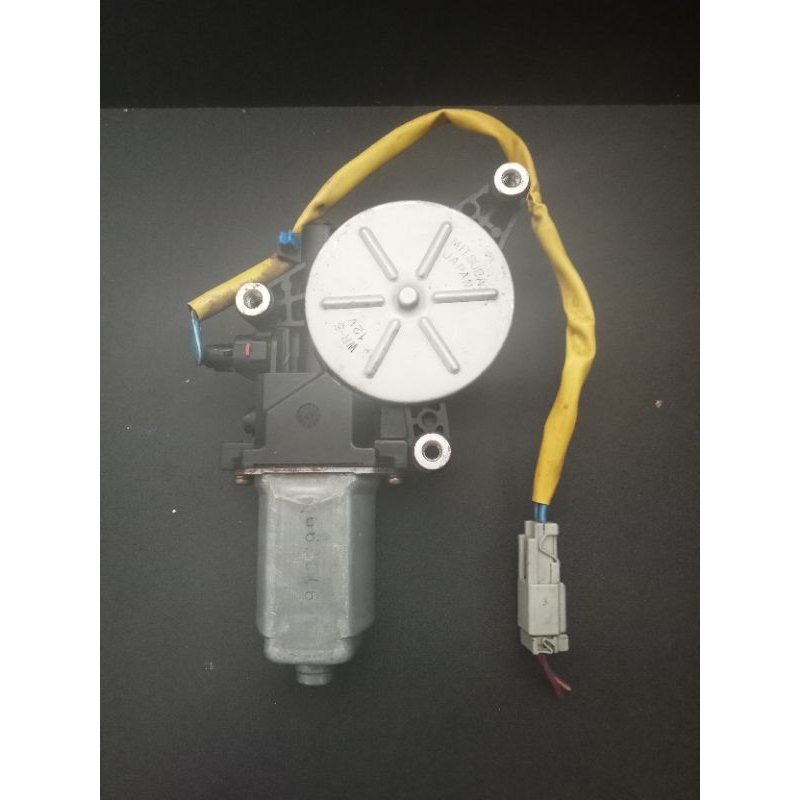 Dinamo power window Honda Ferio kiri depan