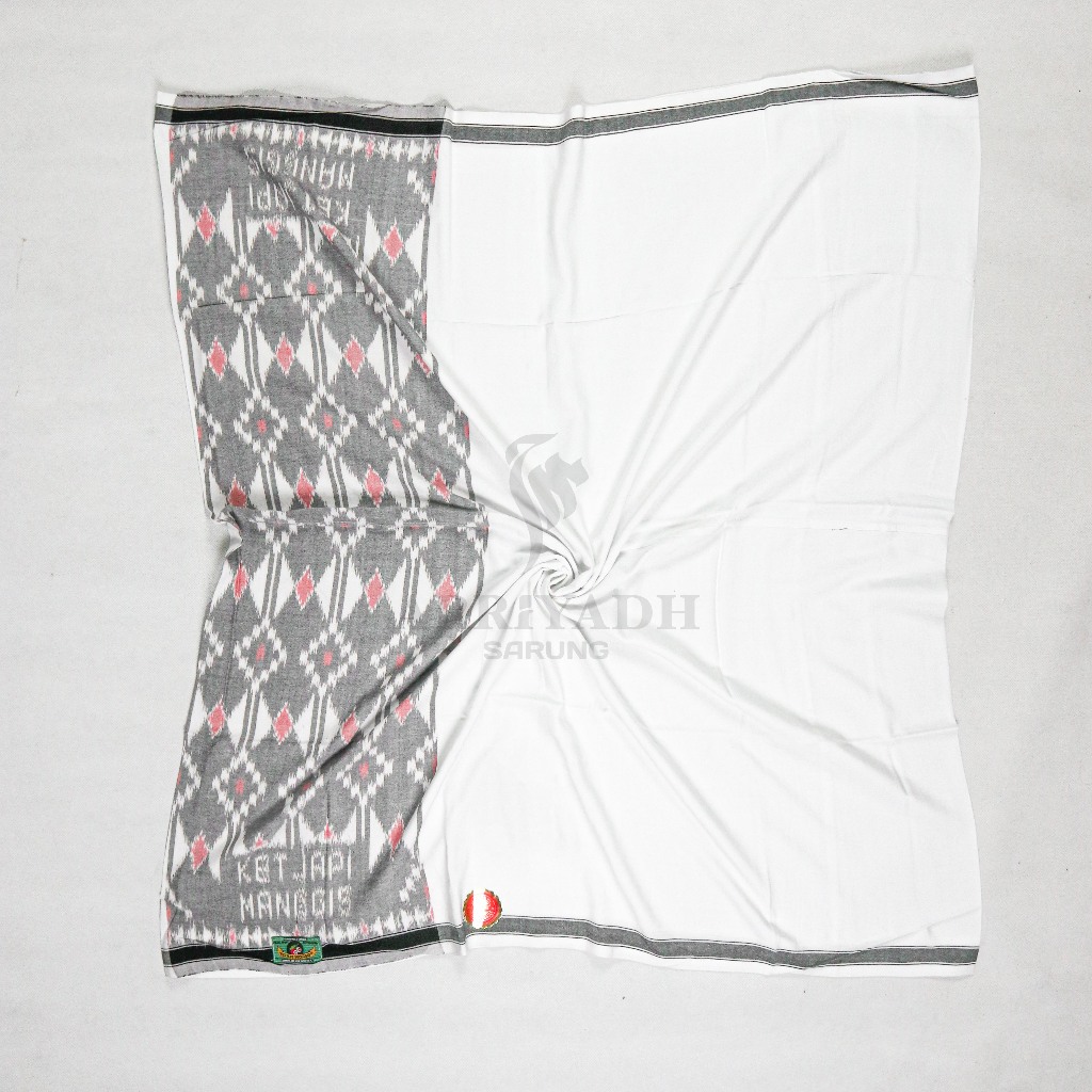 Sarung Goyor Ketjapi Manggis Polos Tenun Halus