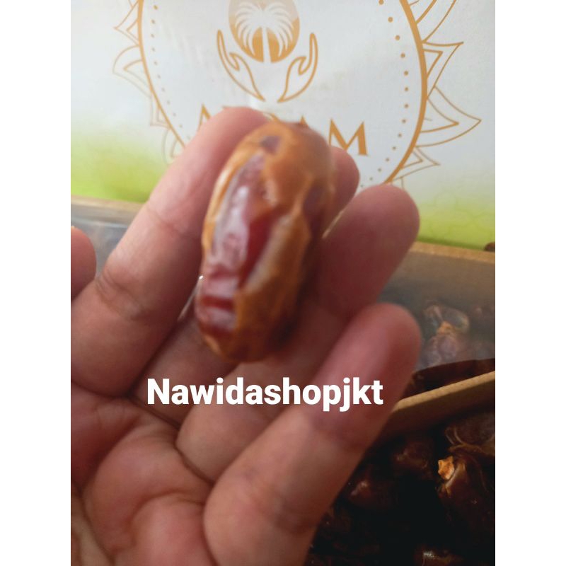 

Kurma Khalas 5 kg merk Akram/King Oleh Oleh Haji Umroh Nawidashopjkt