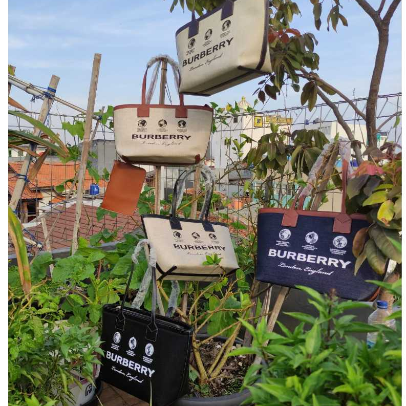 Burberry Medium London Tote Bag