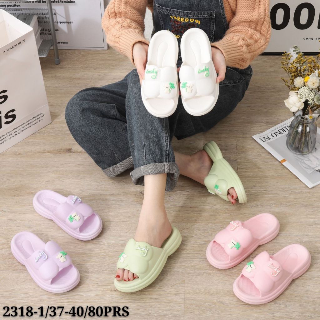 Sandal Jelly Motif Awan