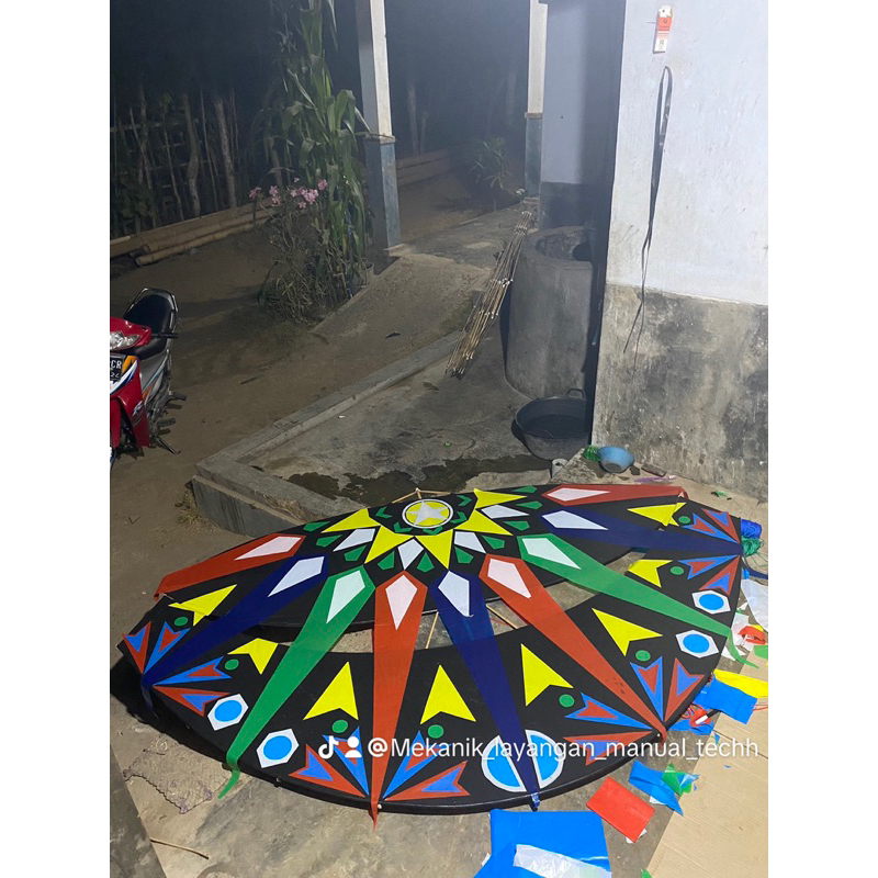 Layangan pegon Ceper Motif Meteor Penuh Rembulan ukuran 2.5m