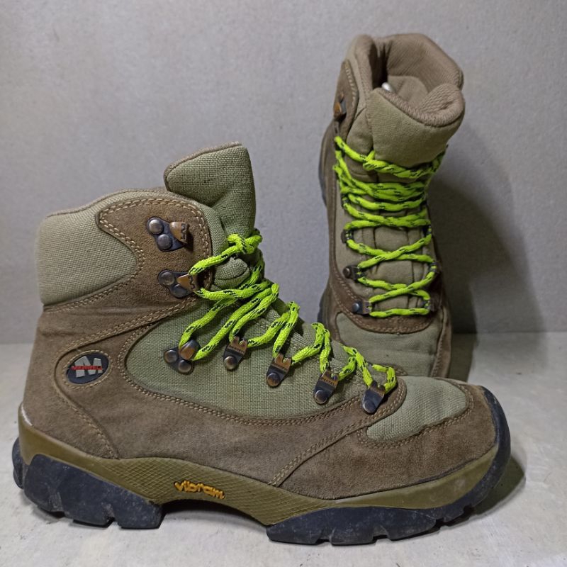 Sepatu Merrell Trecking Boots Vibram Rzl
