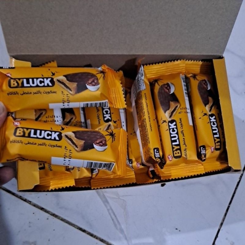 

BY LUCK: Biskuit berisi Coklat Isi Kurma Enak dan Nikmat asal Mesir