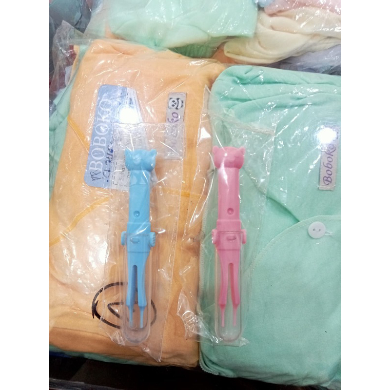 korek upil jepitan upil atau jepitan telinga
