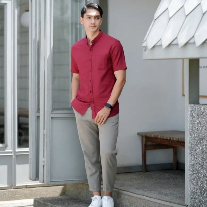 Kemeja Pria Lengan Pendek Cowok Keren Marron Hitam Navy Putih Bahan Katun Premium Kerah V Neck