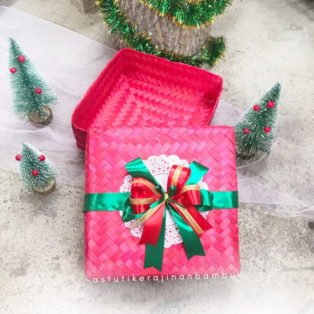 

[CHRISTMAS EDITION] Besek Warna Pita Spesial 18 x 18 cm/Besek Warna Pita/Besek Pita/Pipithi/Besek Warna/Besek Jogja