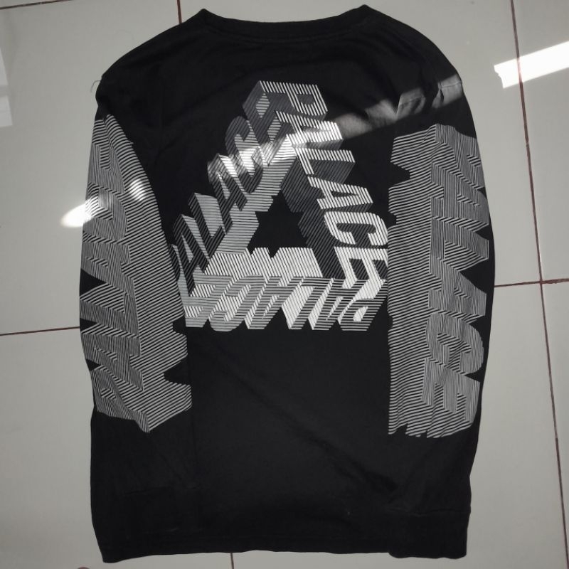 Longsleeve Palace tapped