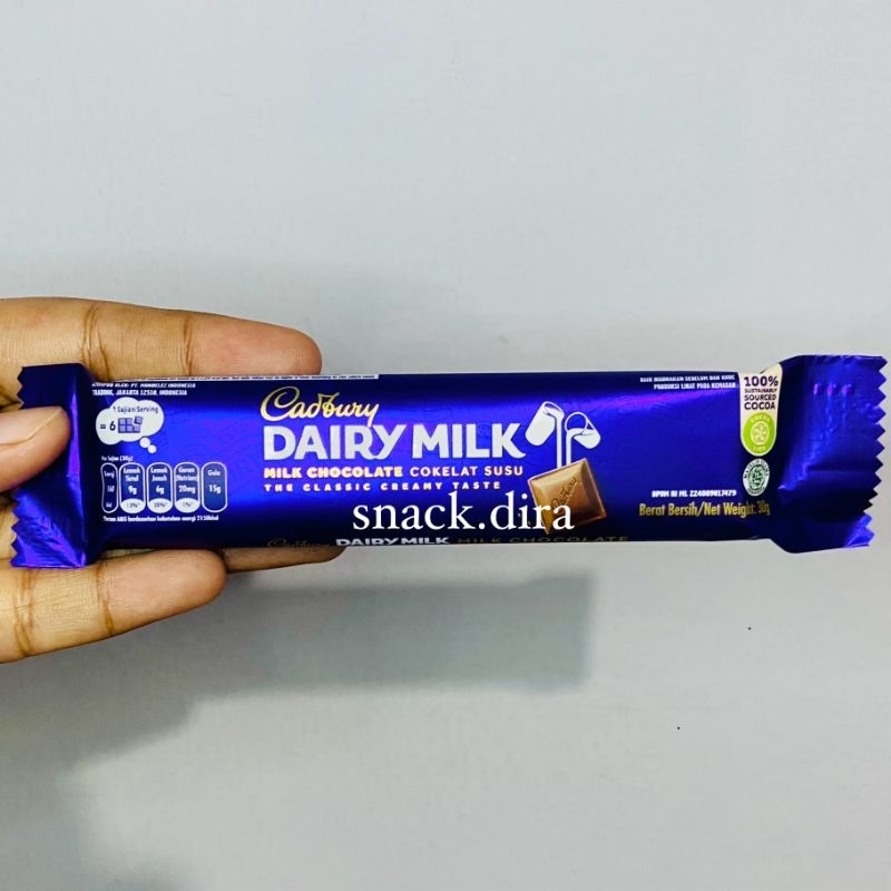 

Cadbury Milk Chocolate & Cashew, dan Coklat KitKat