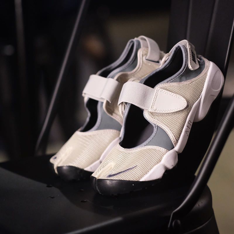 NIKE AIR RIFT GREY WHITE & GREY NAVY