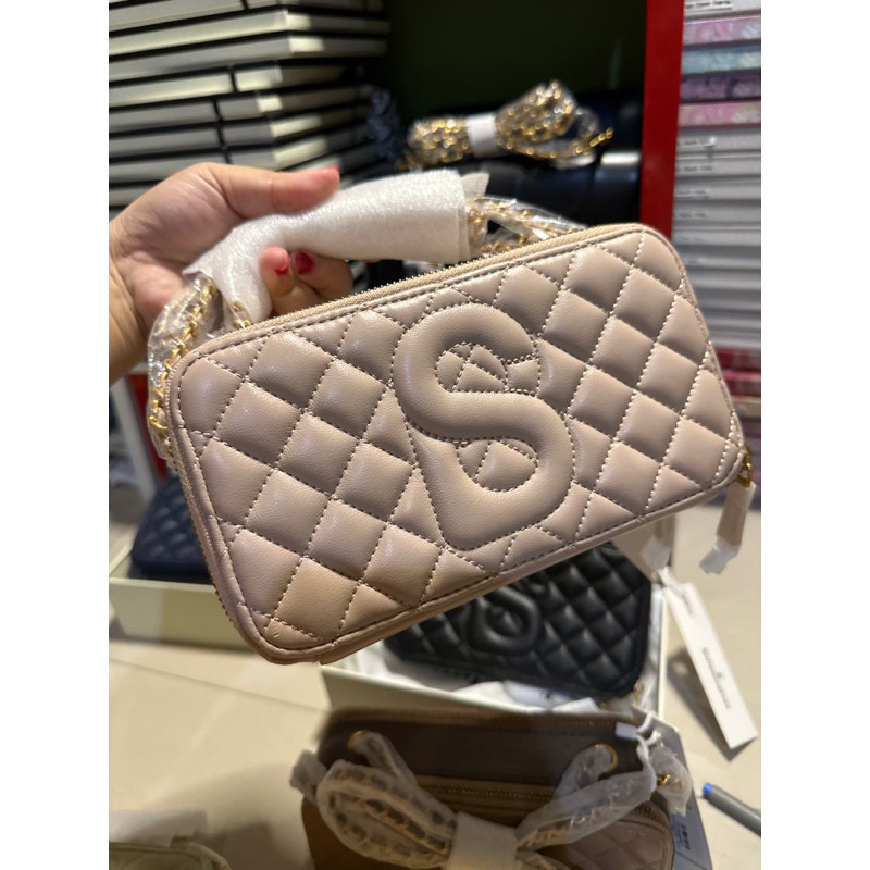 Preloved yura bag buttonscarves