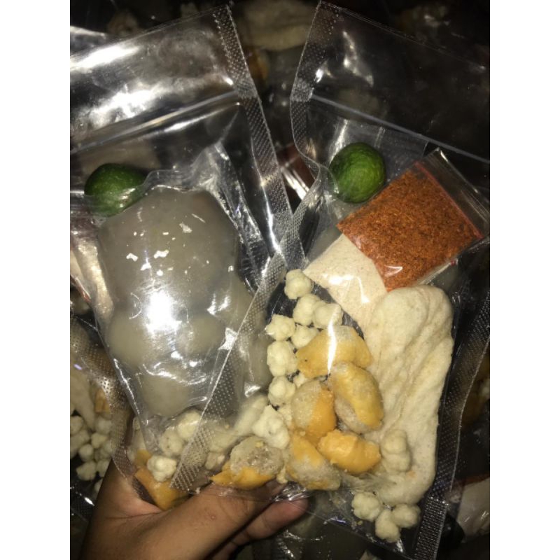 

Baso Aci Isi Ayam Suwir Teh Lia