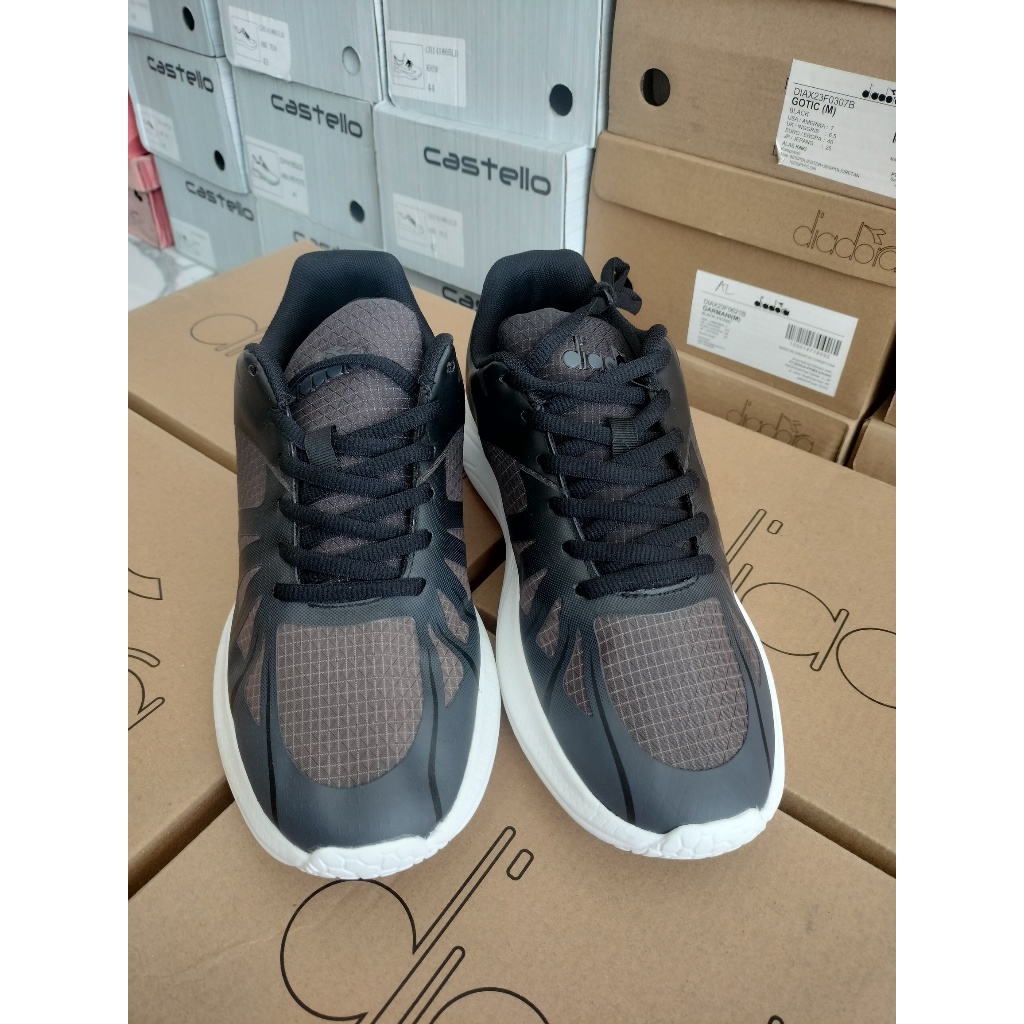 Sepatu Pria Diadora Original