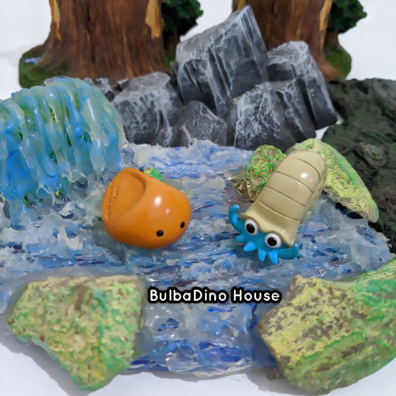 Takara Tomy Moncolle Monster Collection Fossil Pokemon Kanto Gen 1 Figure : Kabuto & Omanyte