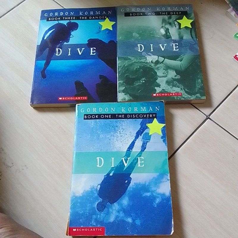 sepaket buku bahasa inggris dive Gordon korman 1-3 bekas original
