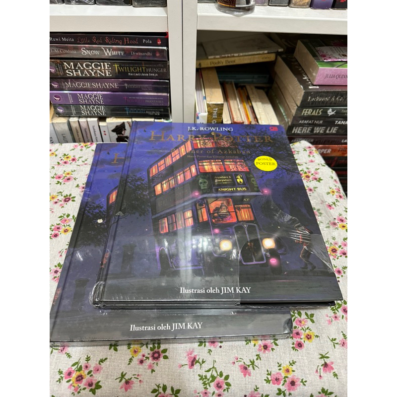 HARRY POTTER AND THE PRISONER OF AZKABAN EDISI ILUSTRASI