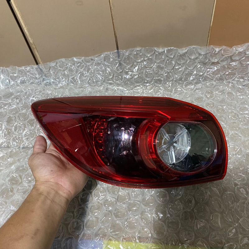 stoplamp lampu belakang mazda 3 2018