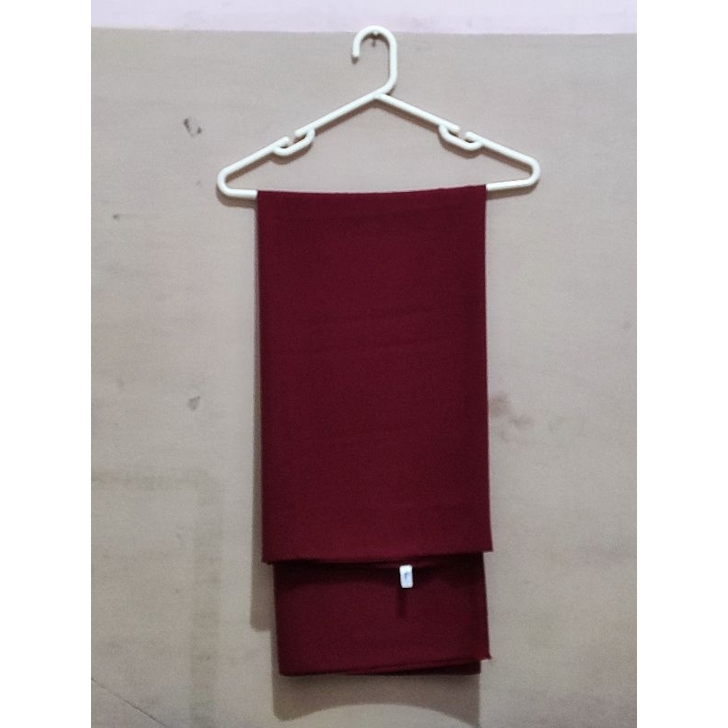 Jilbab segiempat syar'i/ Jilbab segiempat jumbo/ Jilbab segiempat merah maroon, preloved murah