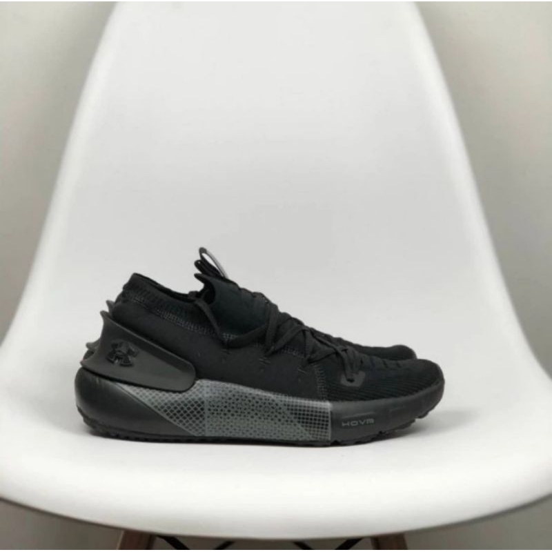 Sepatu UA phantom 3 full black