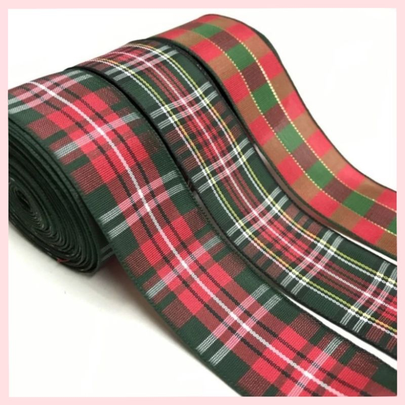 

1 YARD - PITA MOTIF KOTAK - KOTAK / PITA NUANSA NATAL/PITA LEMAS