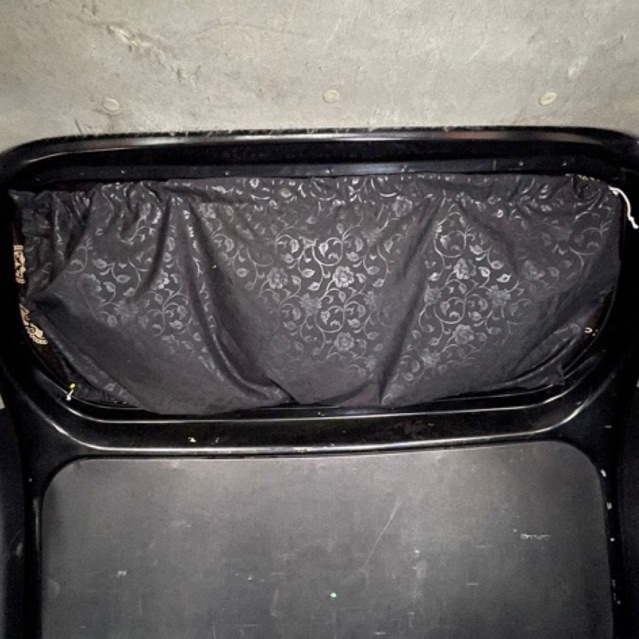 TIRAI KACA BELAKANG MOBIL MURAH EMBOS HITAM