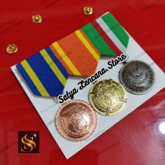 Medali 8 Tahun Polri Ksatria Bhayangkara Dharmanusa - Satya Lencana Store