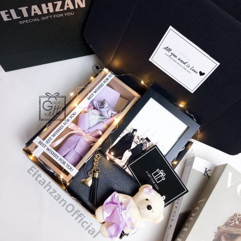 

HAMPERS CEWEK PREMIUM HADIAH WISUDA ULANG TAHUN GIFT BOX BIRTHDAY WEDDING