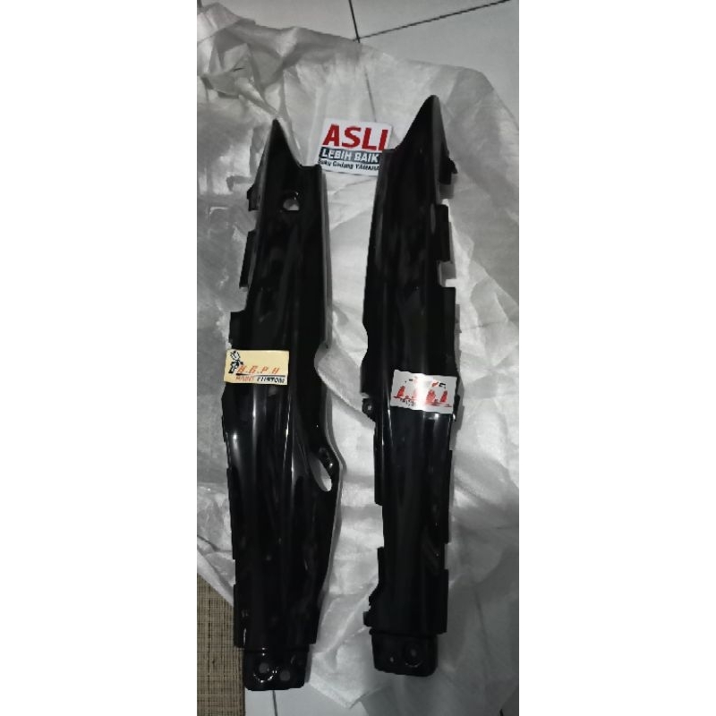 cover body belakang yamaha  f1zr fizr warna hitam original