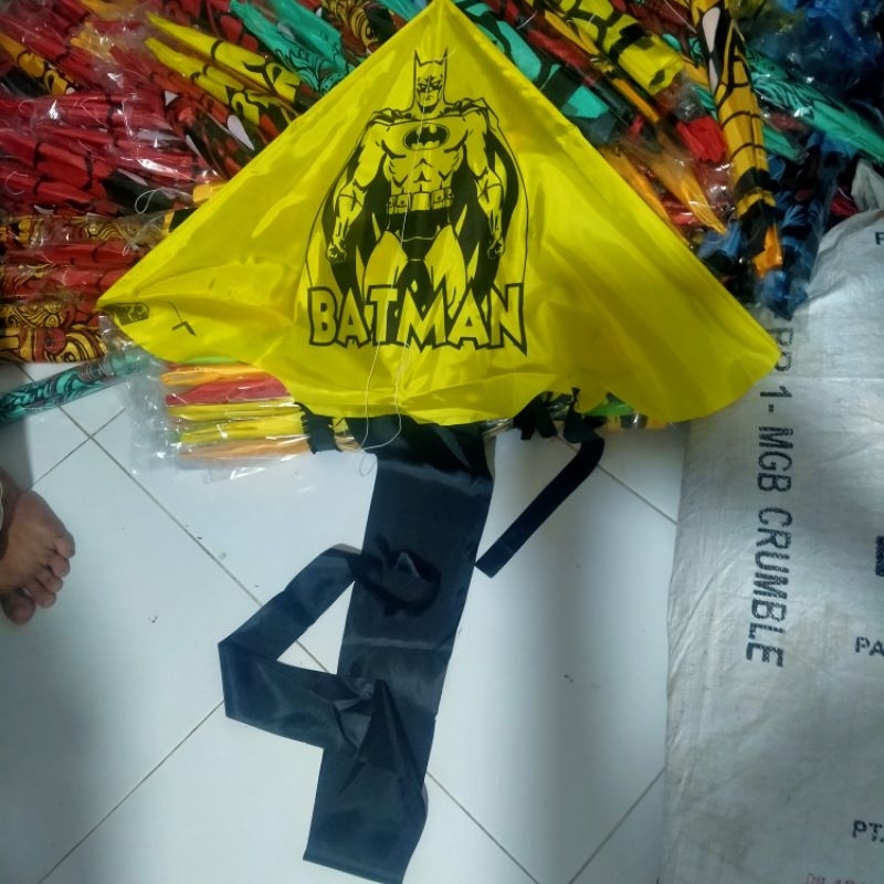 layangan hias/layangan satuwarna/layangan delta/layangan pantai