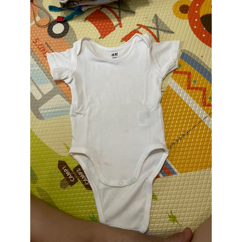 prelove baju h&m putih bayi umur 4-6 bulan