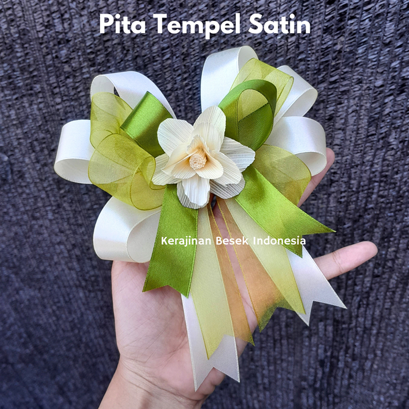 

PITA JADI HIASAN PITA SATIN BUNGA TEMPEL SIAP PAKAI FREE LEM UKURAN 12cm - 14cm PITA KADO HAMPERS PITA SESERAHAN PITA PARSEL HANTARAN PERNIKAHAN MURAH