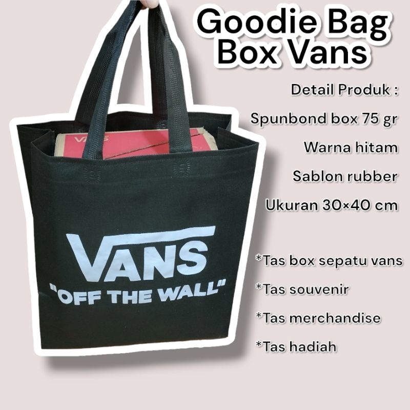 

Goodie Bag Box V4NS Merchandise Ukuran 30×40 cm