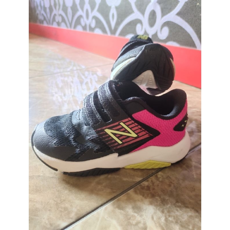 PRELOVED SEPATU NB ANAK