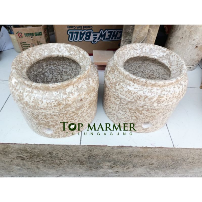 Guci Galon Marmer Putih Trotol