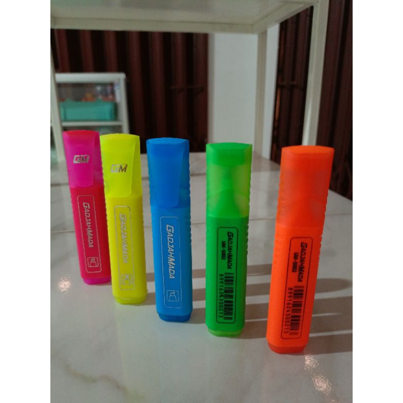 

Highlighter Stabilo Warna Warni Gm 3002Y/ Highlighter Gadjah Mada Gm 300Y(1pcs)