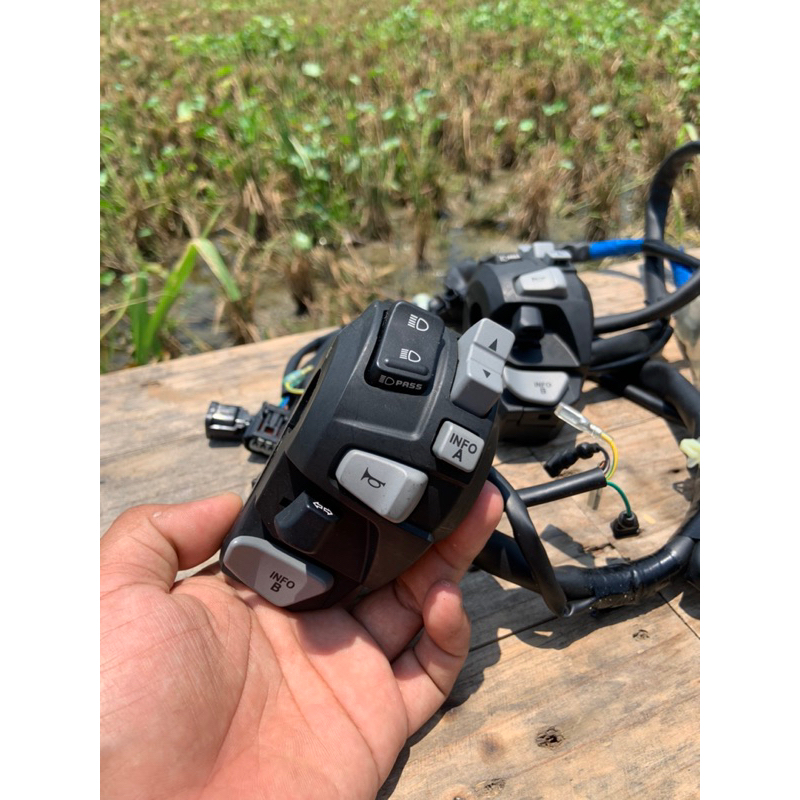 HOLDER KIRI MOGE CRF 1000 CC ORIGINAL LOSPACK  BARANG BARU ORIGINAL BARU