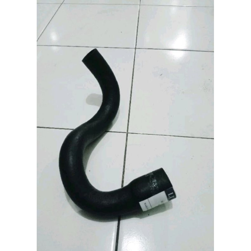 Selang radiator bawah Mitsubishi Colt T120 Tua