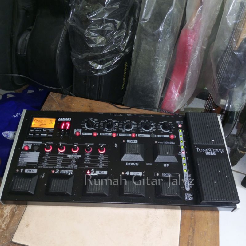 efek gitar KORG AX3000G