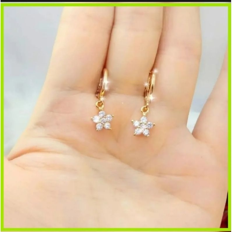 Anting anak motif bintang permata titanium gold anti karat