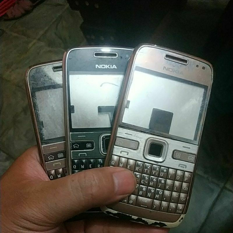 kesing bekas nokia e72