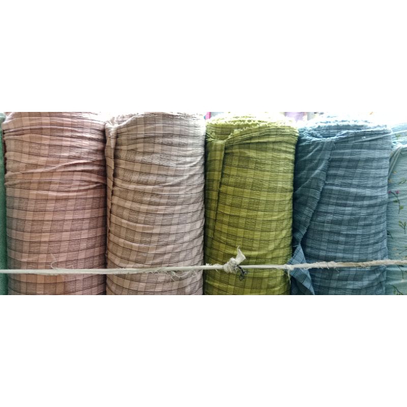 kain crinkle motif kotak kotak