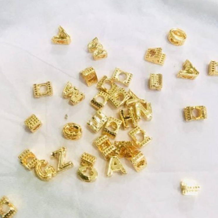 ➭➱✥❄ Liontin Huruf Inisial Untuk Gelang