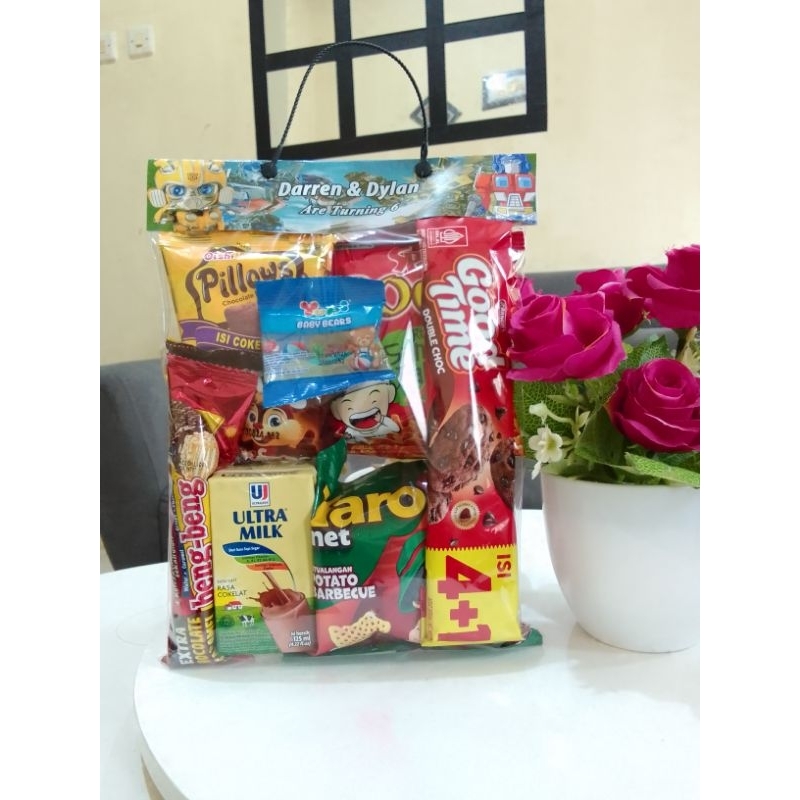 

Snack custom nama / Snack ulang tahun custom nama / hampers anak ulang tahun