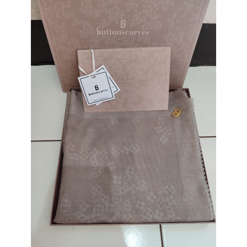 Buttonscarves monogram scramble