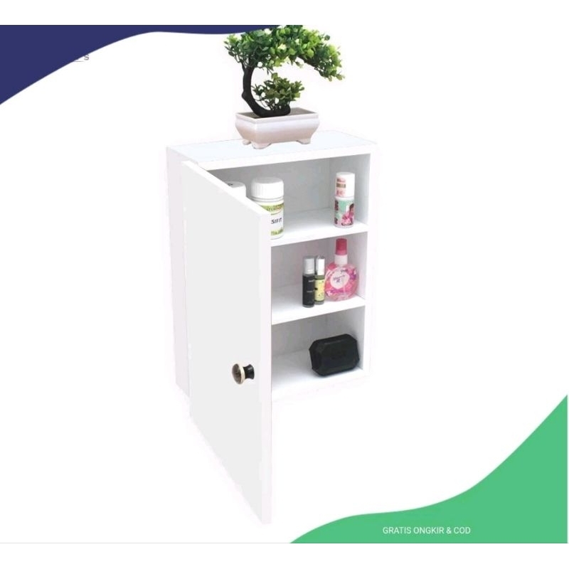 lemari dinding penyimpanan obat