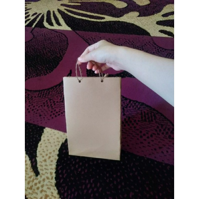 

Paper bag/tas kertas/tas kado/bingkisan hajatan, souvenir, snack serbaguna
