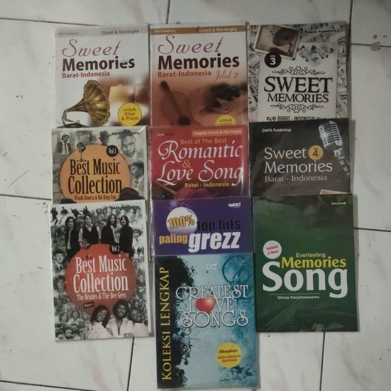 Buku lagu Sweet memories Barat Indonesia untuk gitar & Piano + Cord & Not angka volume 1 2 3 4 , Bes